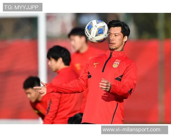 西媒报道孔德今日训练归队拉菲尼亚莱万奥尔莫等人缺席