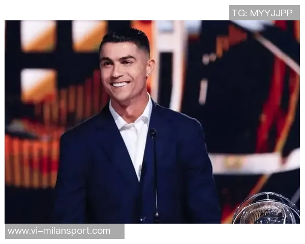 C罗荣获葡萄牙环球声望奖在社交媒体分享喜悦时刻 C罗荣获葡萄牙环球声望奖在社交媒体分享喜悦时刻