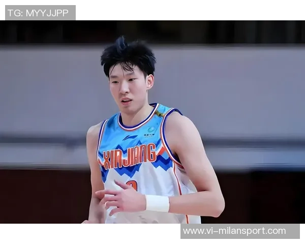 周琦半场表现低迷仅得1分罚球救场外加5个篮板显努力